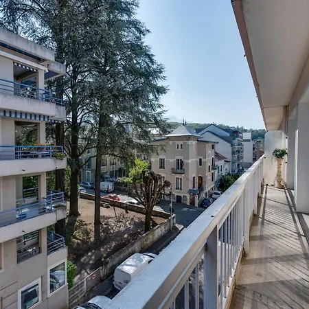 Apartment 85 M2, Calme , Parking, Centre Aix-les-Bains