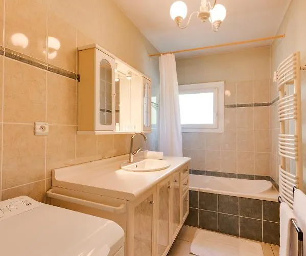 85 M2, Calme , Parking, Centre * Aix-les-Bains