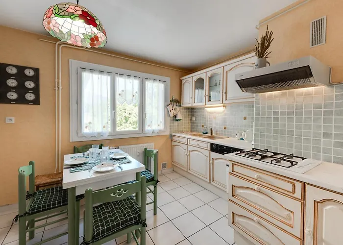 85 M2, Calme , Parking, Centre Apartman *